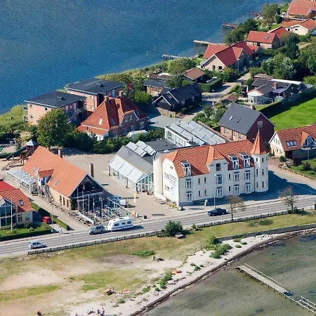 Appartamento 6 Person On A In