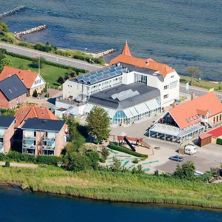 Appartamento 6 Person On A In Hejls