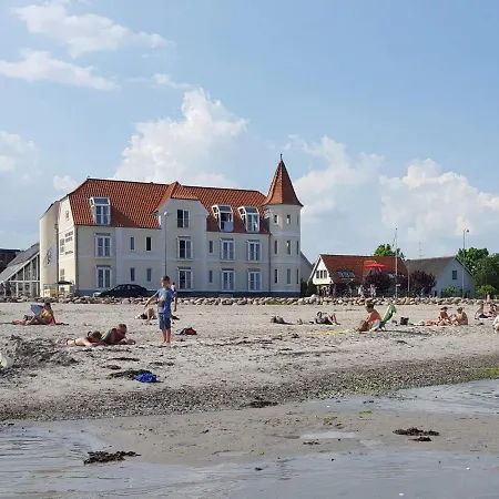 Appartamento 6 Person On A In Hejls