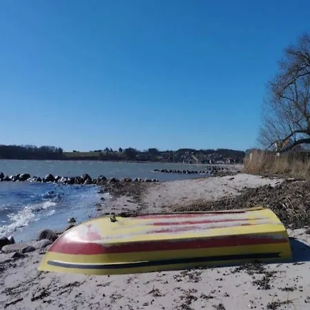 6 Person On A In * Hejls