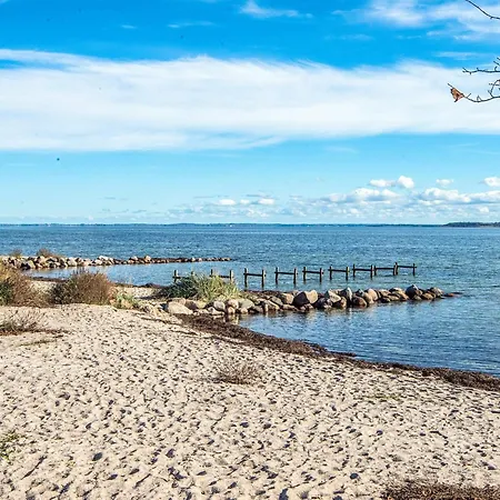 6 Person On A In * Hejls