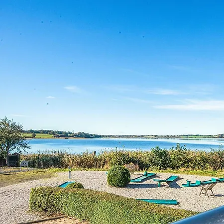 Appartamento 6 Person On A In