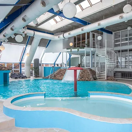 6 Person On A In Lejlighed Hejls