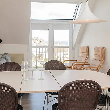 6 Person On A In Lejlighed Hejls