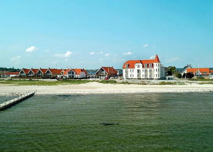 6 Person On A In Lejlighed Hejls