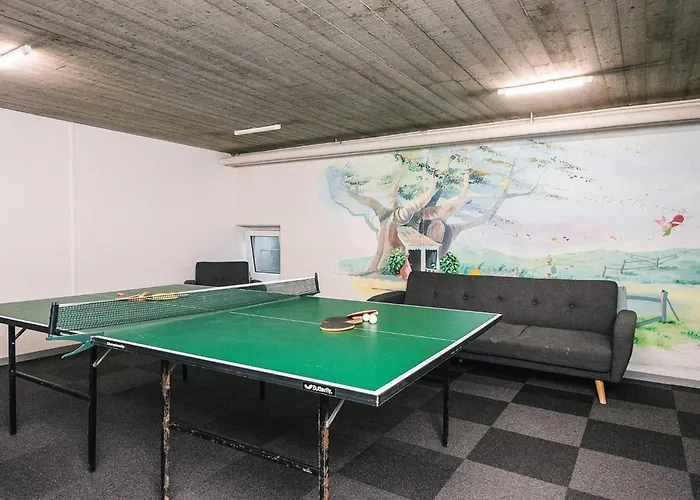 6 Person On A In Apartment *