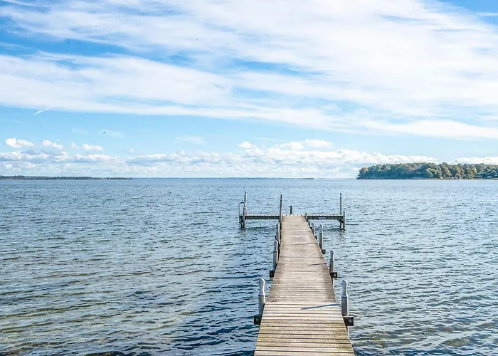 6 Person On A In * Hejls