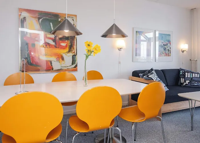 6 Person On A In Hejls