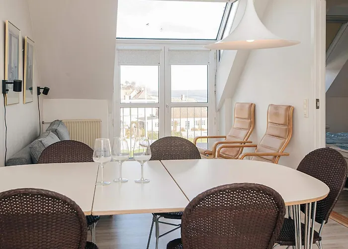 6 Person On A In Apartment Hejls